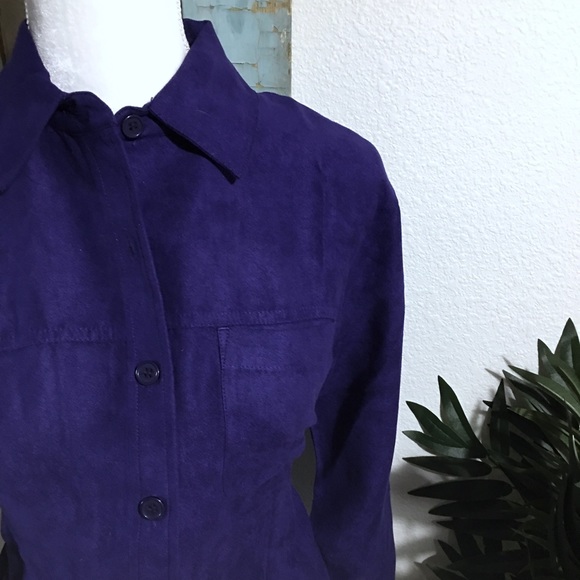🦋NWT velvet Button down shirt - Picture 3 of 6
